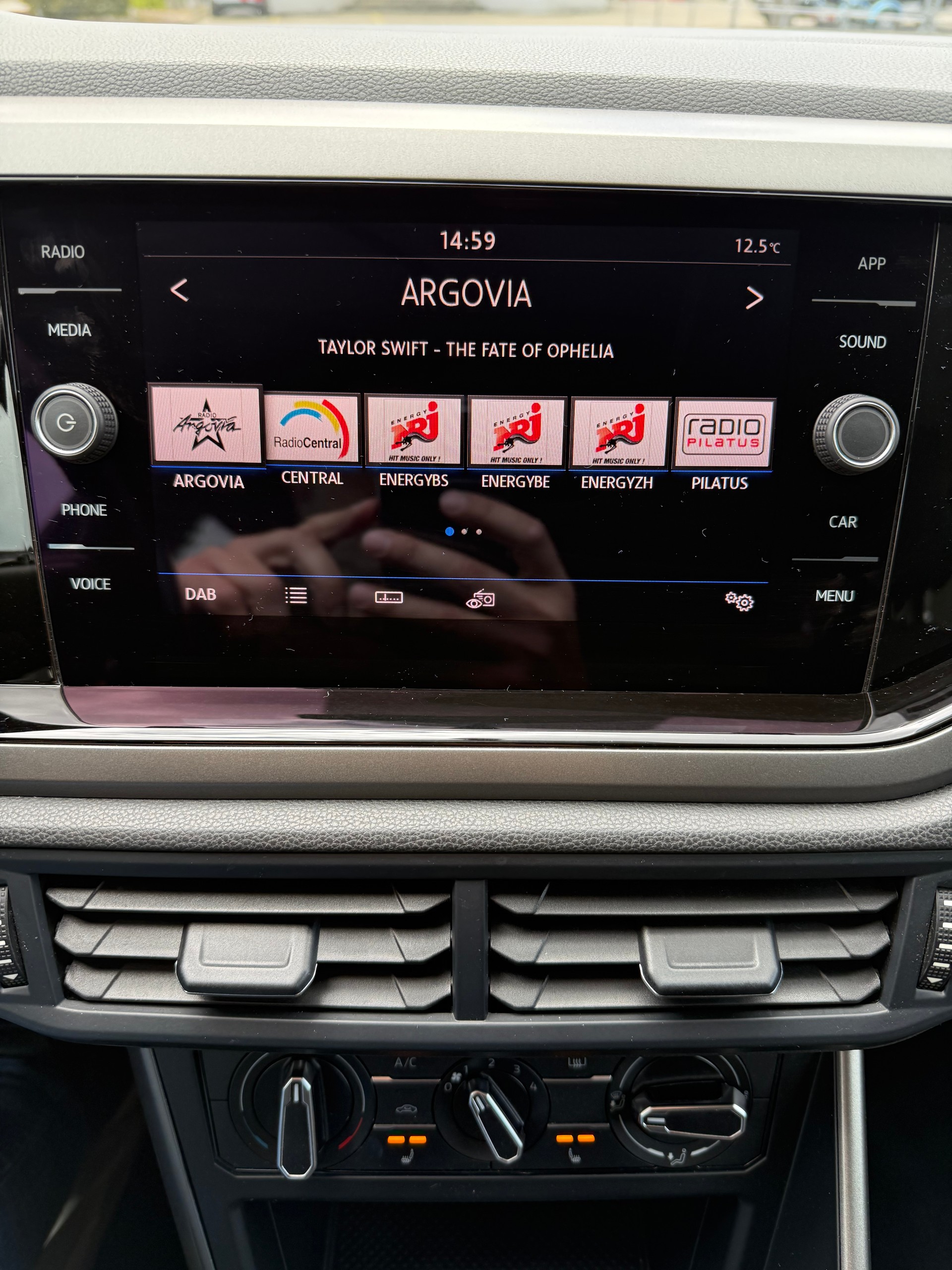 VW POLO-image-15