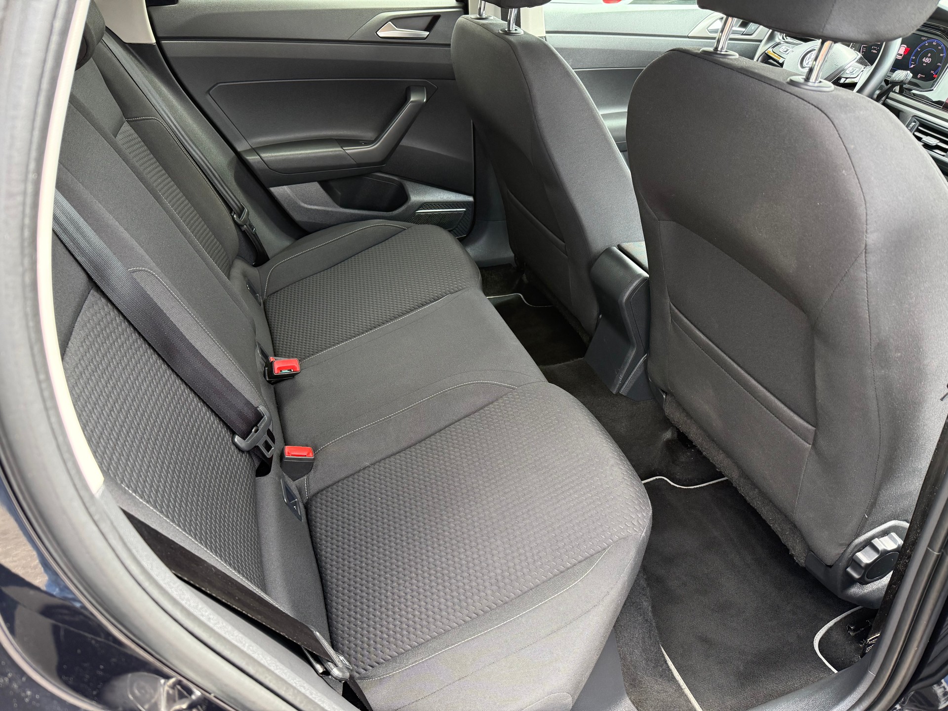 VW POLO-image-11