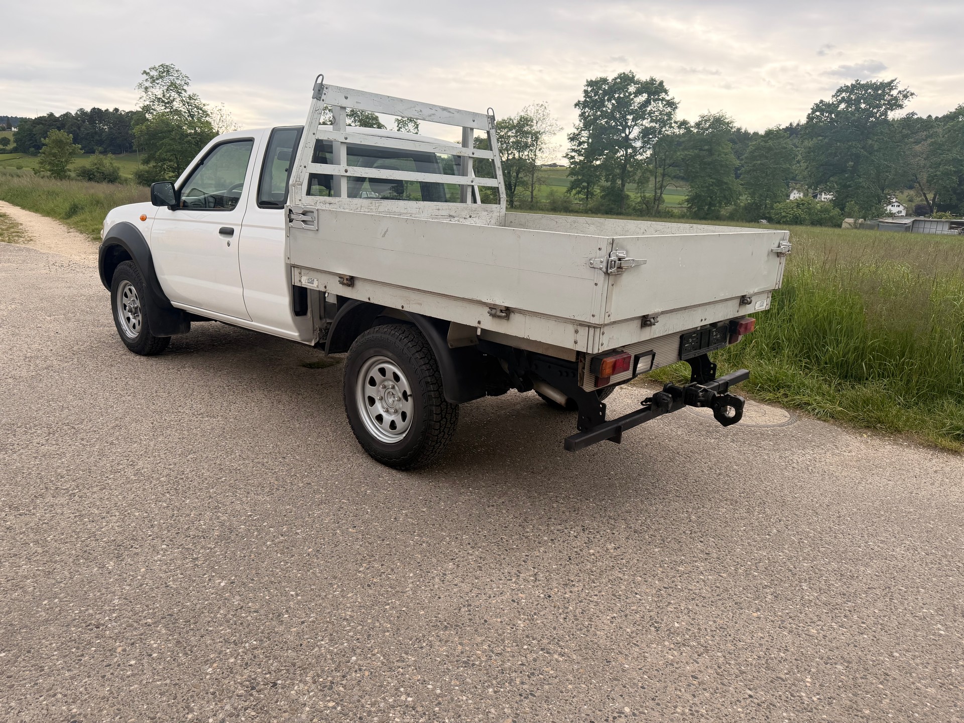 NISSAN King Cab Navara 2.5 Di 4x4-image-3