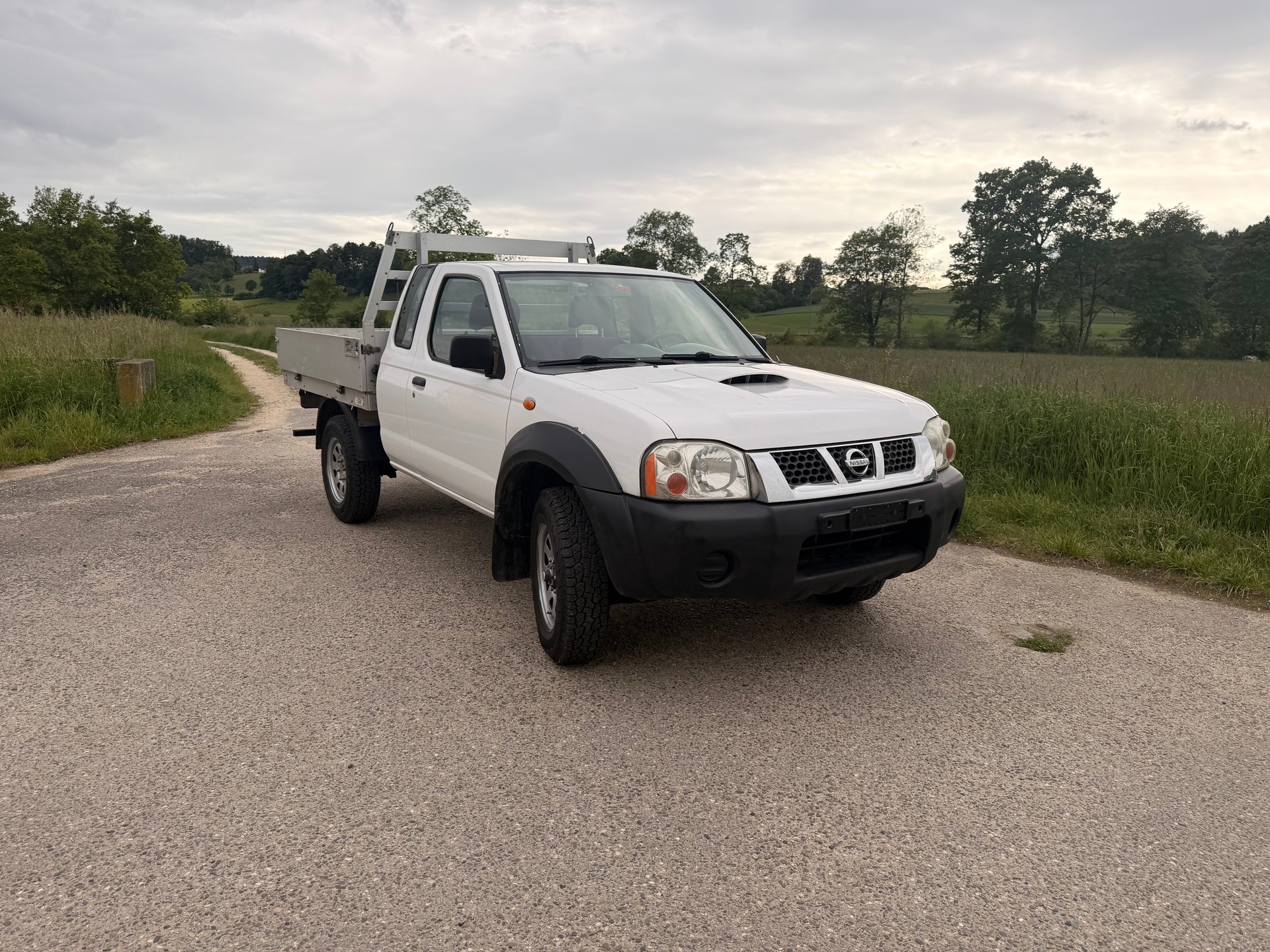 NISSAN King Cab Navara 2.5 Di 4x4-image-1