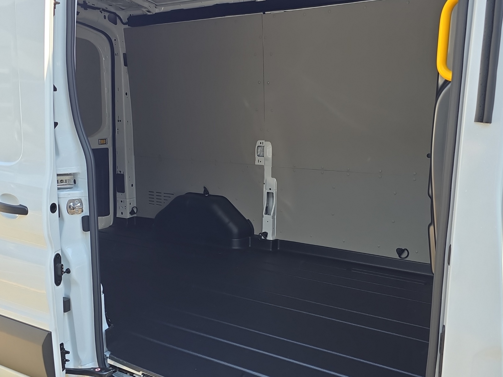 FORD Transit van 350 L2H2 2.0 EcoBl-image-11