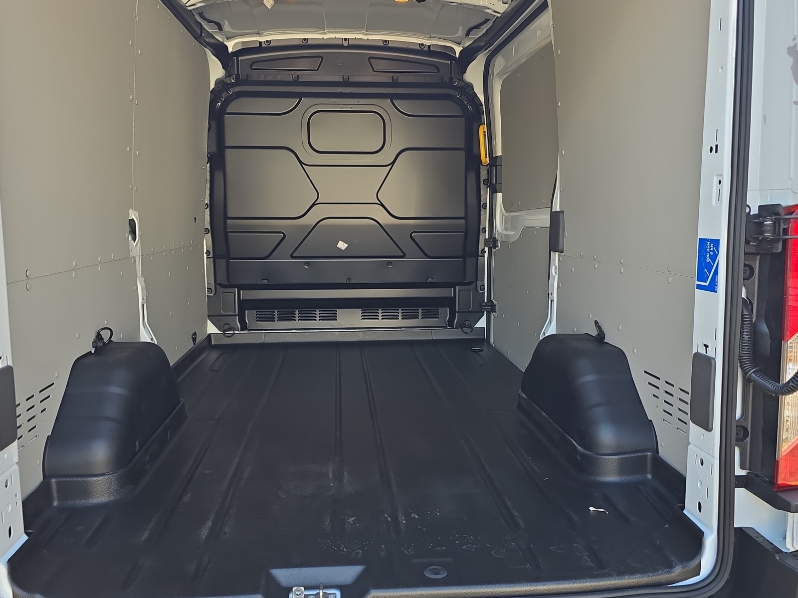 FORD Transit van 350 L2H2 2.0 EcoBl-image-12