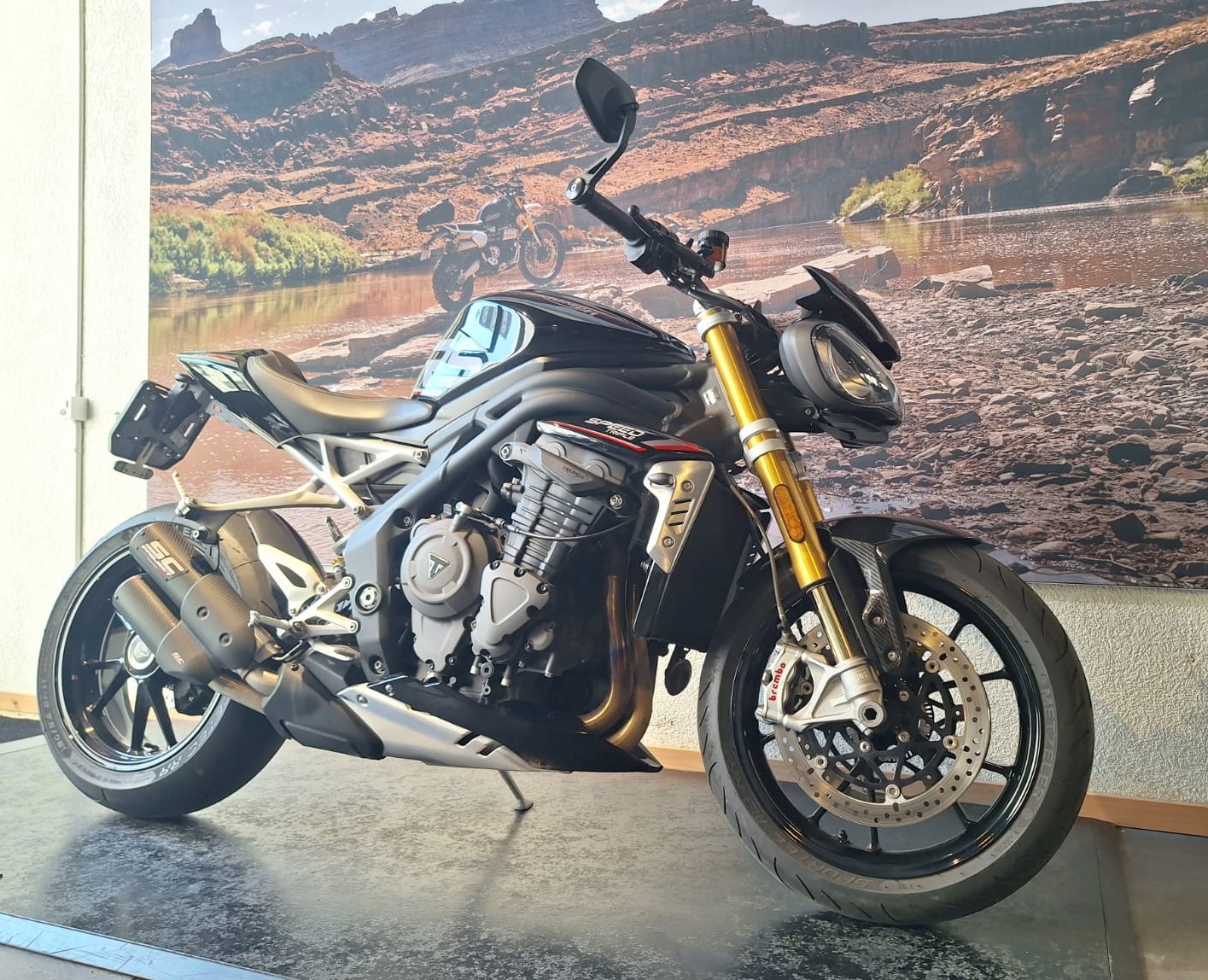 TRIUMPH Speed Triple RS-showroom-element-1
