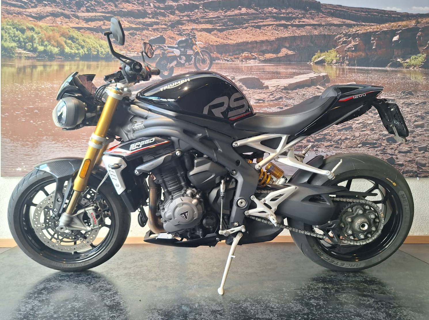 TRIUMPH Speed Triple RS-showroom-element-2