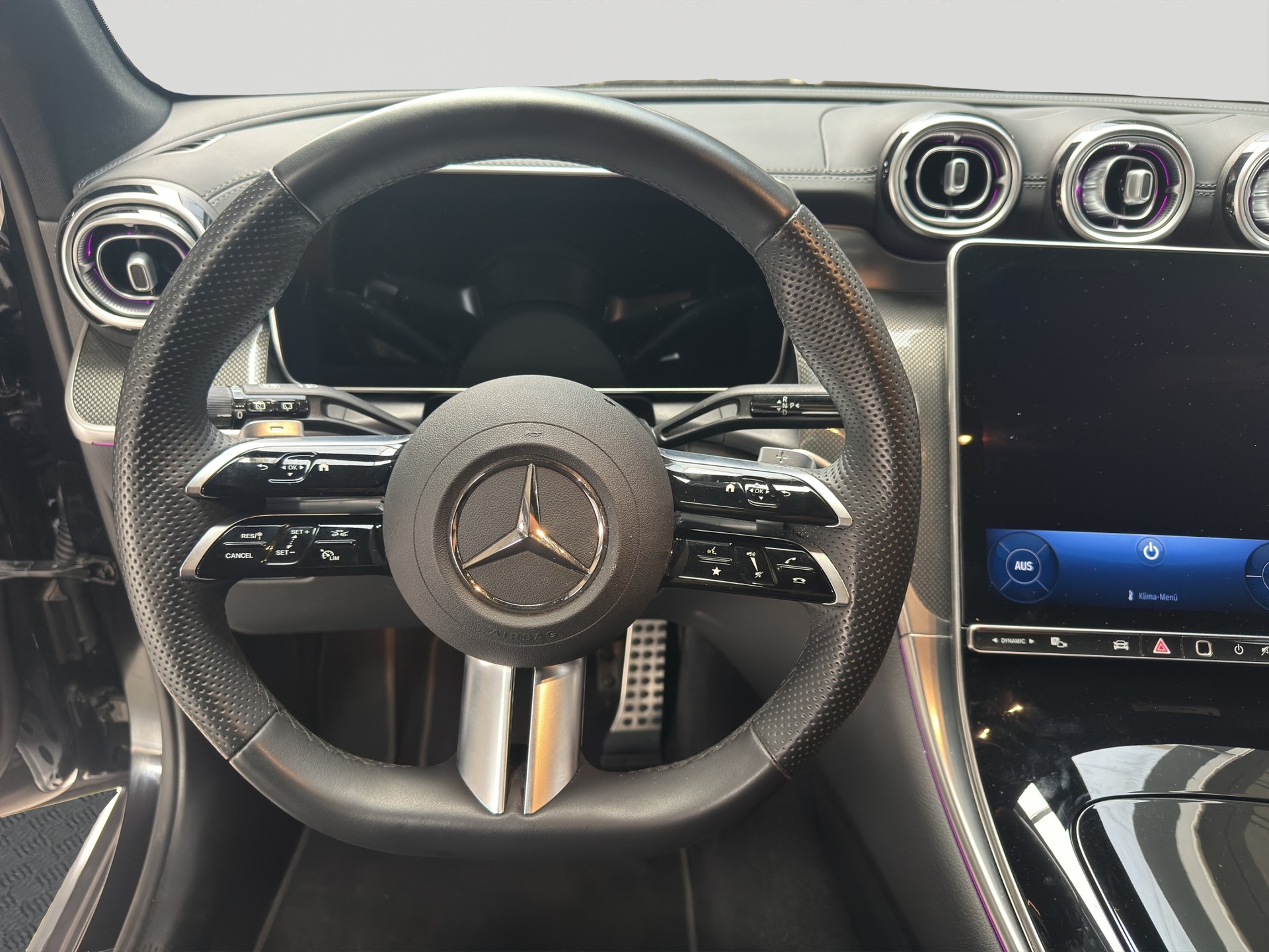 MERCEDES-BENZ GLC 300 d 4Matic AMG Night 9G-Tronic-image-10
