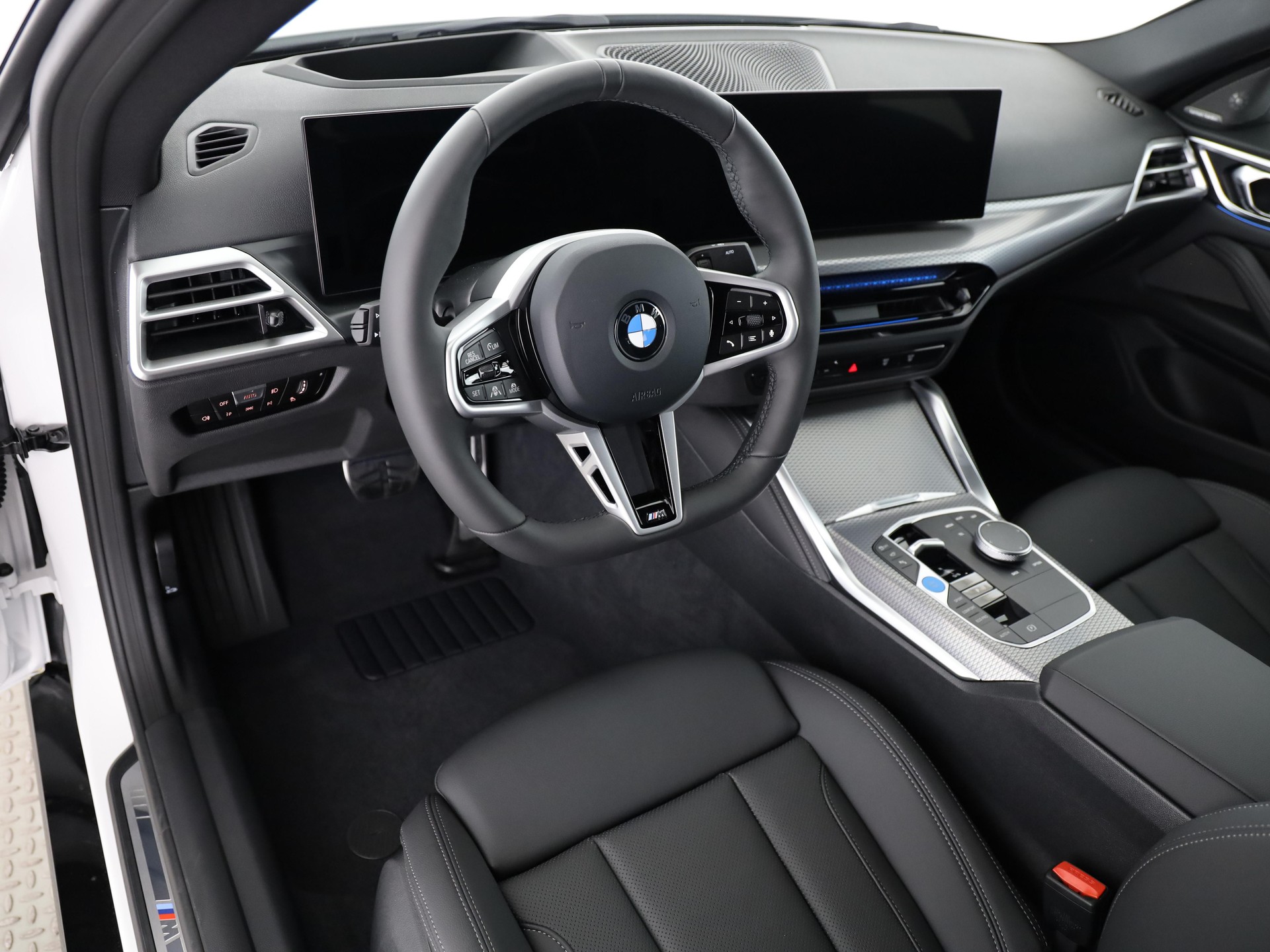 BMW i4 xDrive40-image-7
