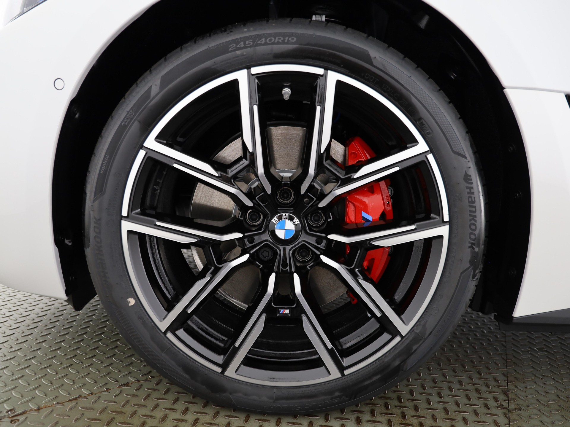 BMW i4 xDrive40-image-20