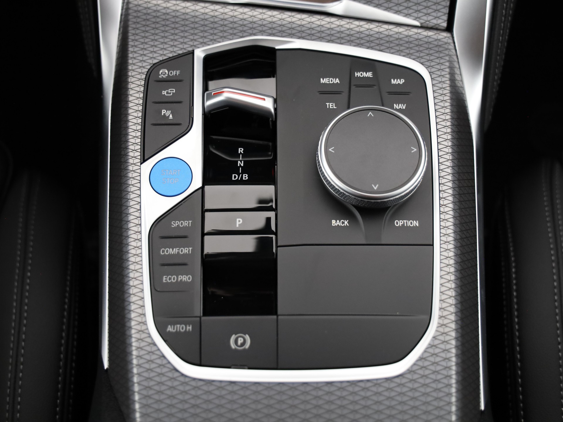 BMW i4 xDrive40-image-17