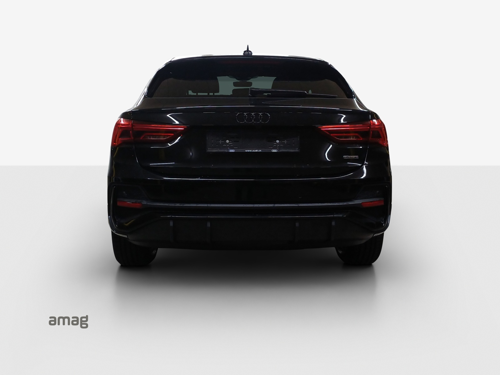 AUDI Q3 Sportback 40 TFSI S line quattro S-tronic-image-3