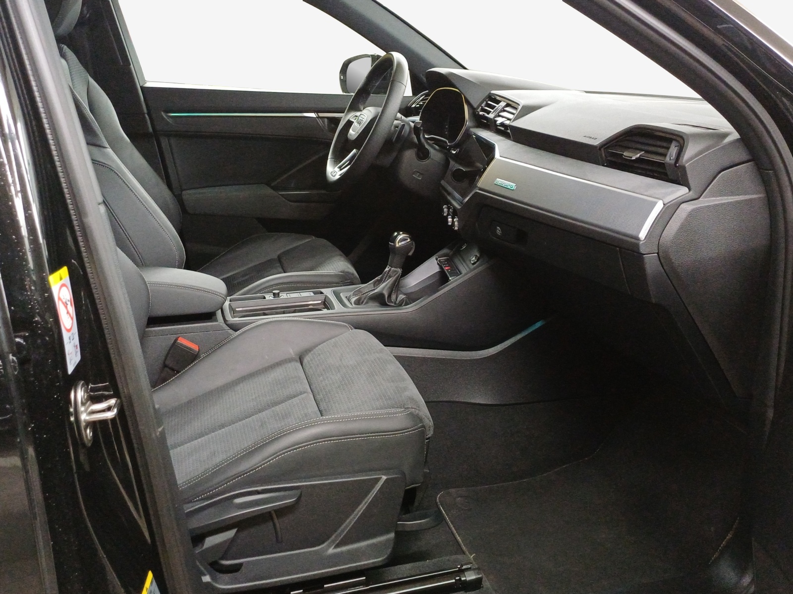 AUDI Q3 Sportback 40 TFSI S line quattro S-tronic-image-13