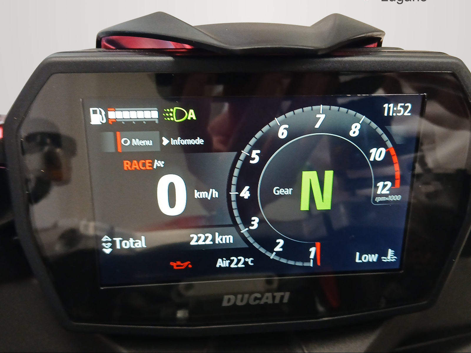 DUCATI PANIGALE V2 S-showroom-element-2