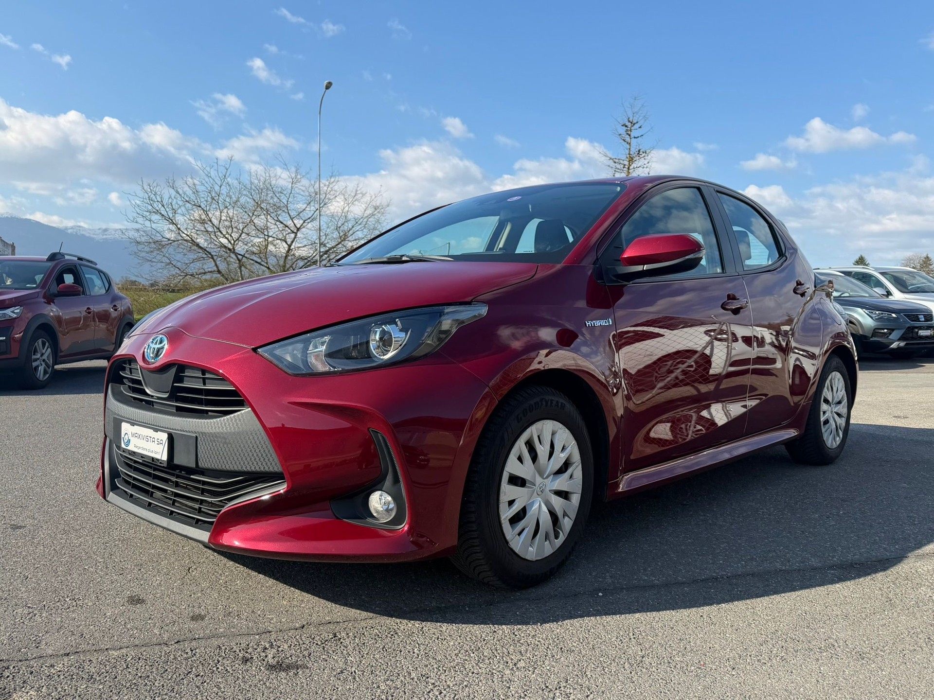 TOYOTA Yaris 1.5 Active e-CVT-image-1