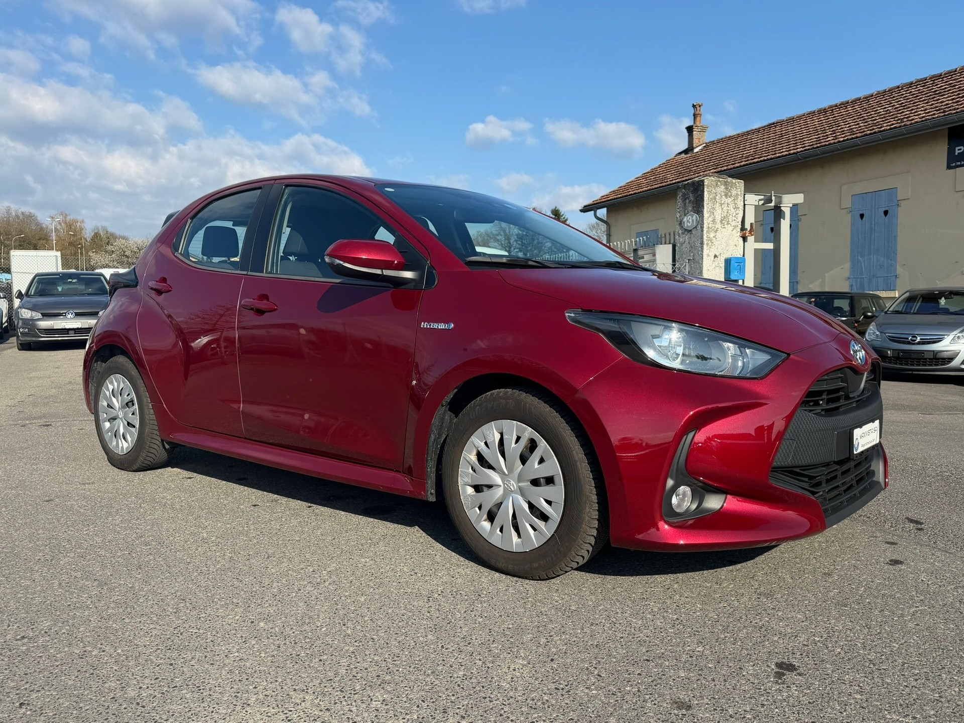 TOYOTA Yaris 1.5 Active e-CVT-image-2