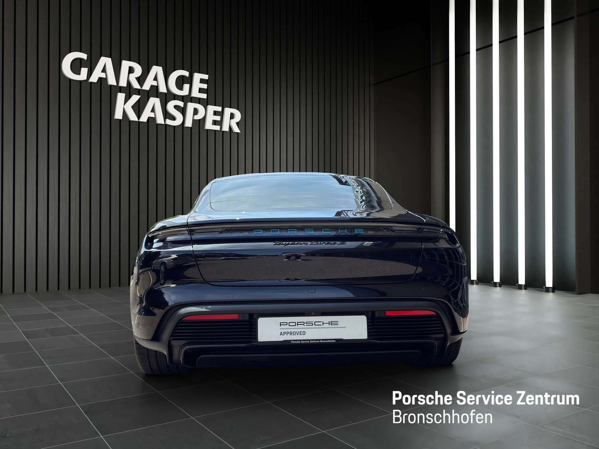 PORSCHE Taycan Turbo S-showroom-element-3