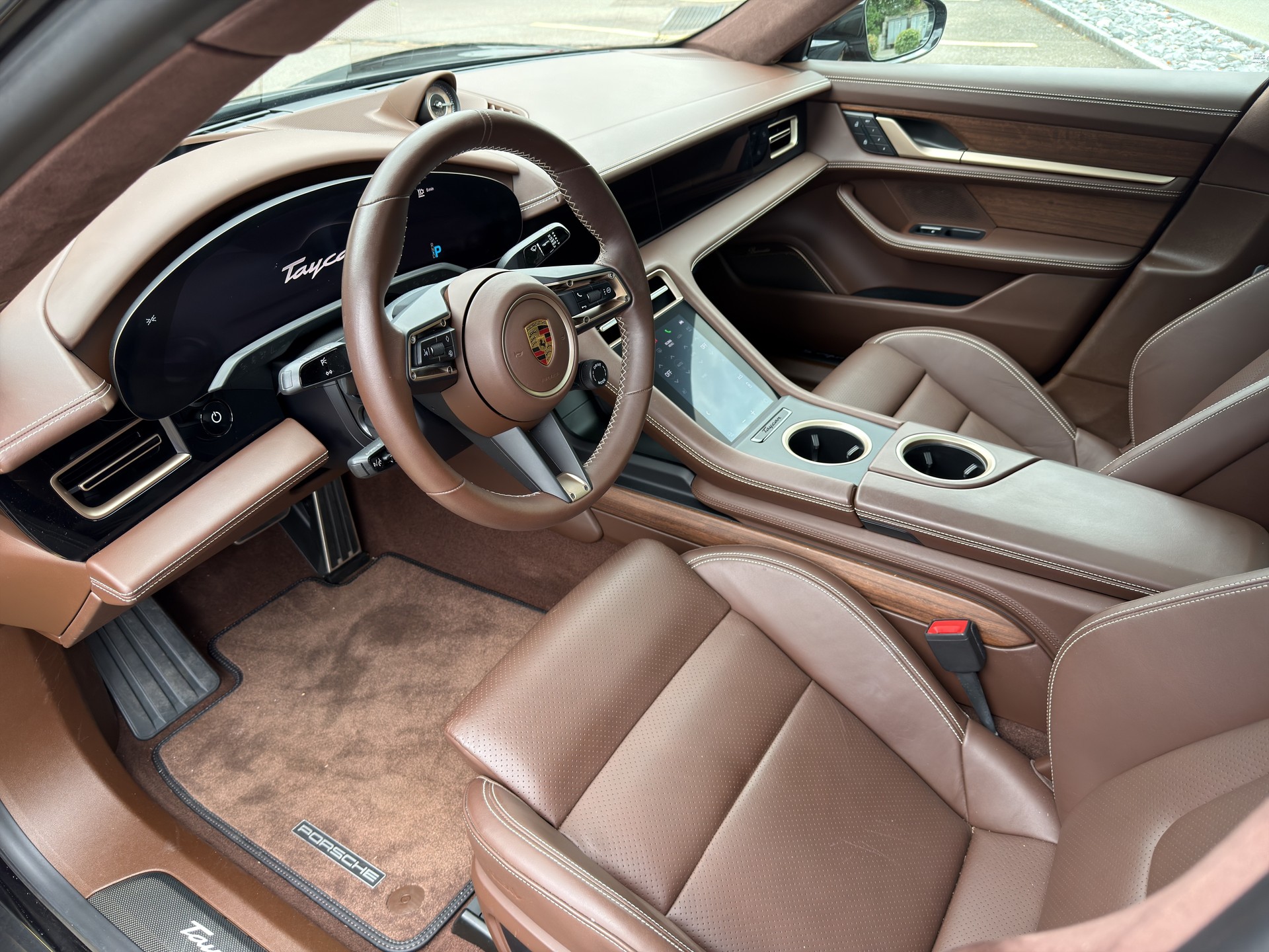 PORSCHE Taycan Turbo S-image-24