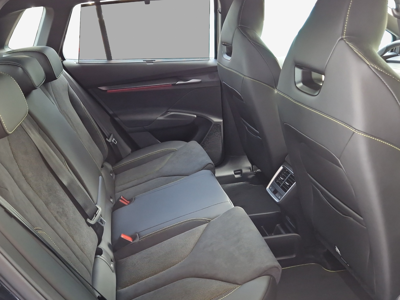 SKODA Elroq RS 4x4-image-15