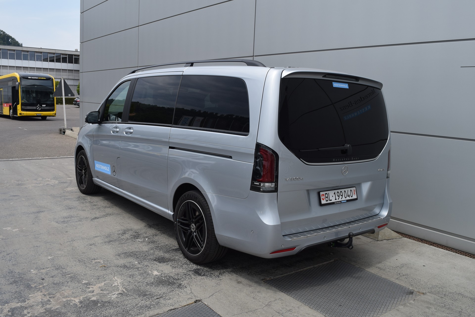 MERCEDES-BENZ V 300 d lang Swiss Edition 9G-Tronic-showroom-element-3