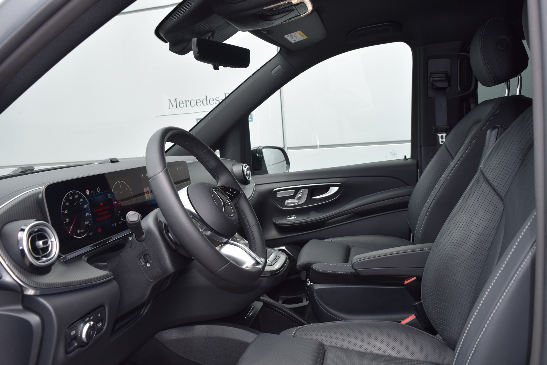 MERCEDES-BENZ V 300 d lang Swiss Edition 9G-Tronic-image-10