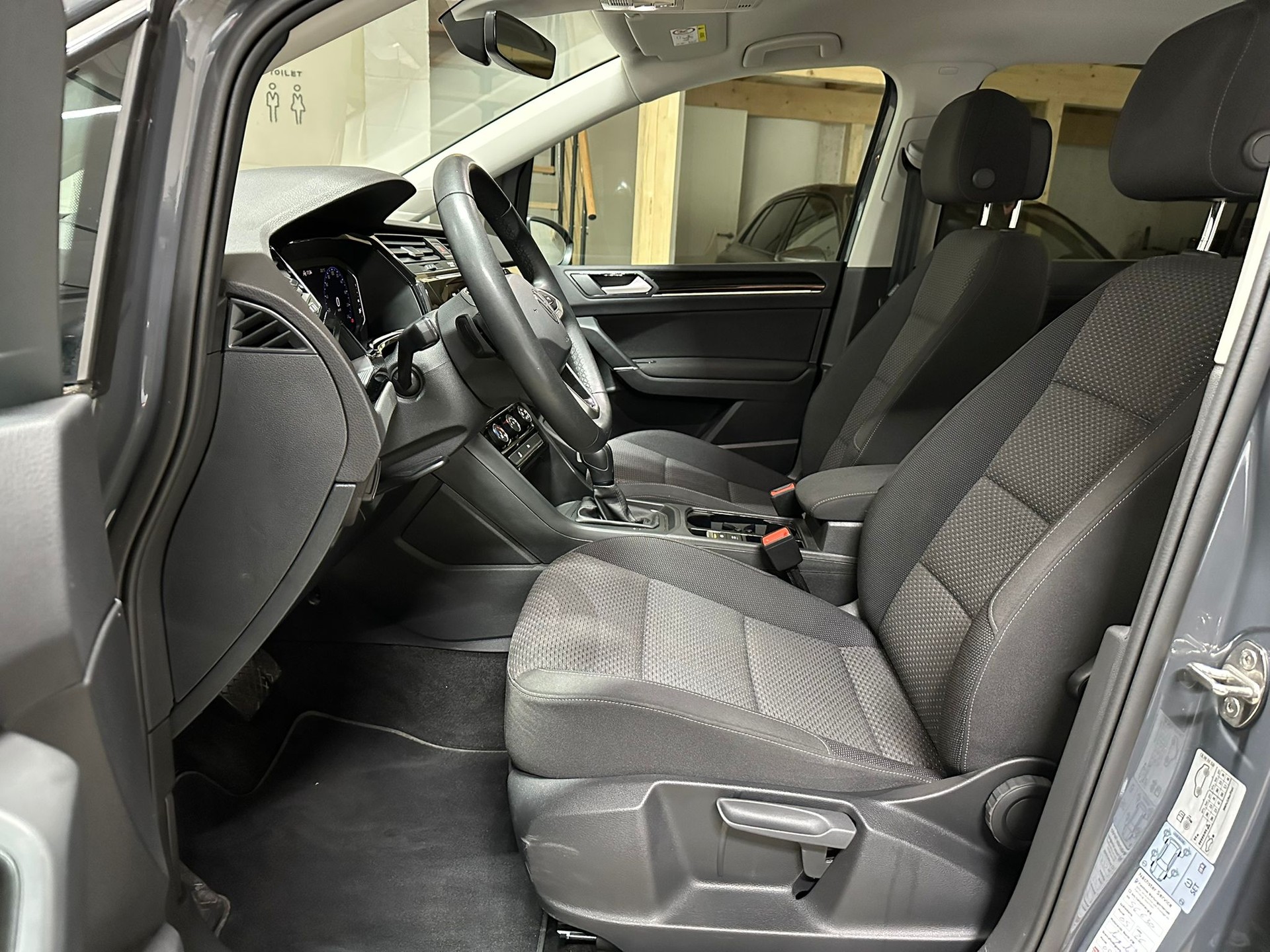 VW Touran 2.0 TDI BlueMotion Technology Comfortline DSG 7P-image-9