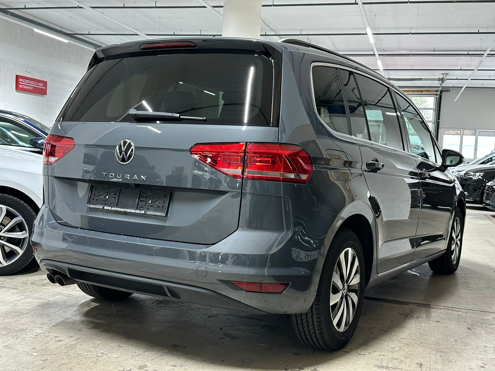 VW Touran 2.0 TDI BlueMotion Technology Comfortline DSG 7P-image-4