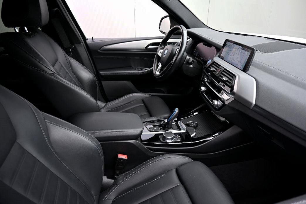 BMW iX3 Impressive-image-4