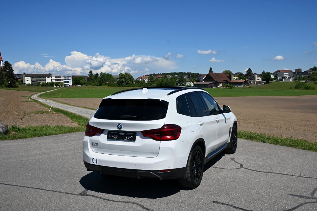 BMW iX3 Impressive-image-2