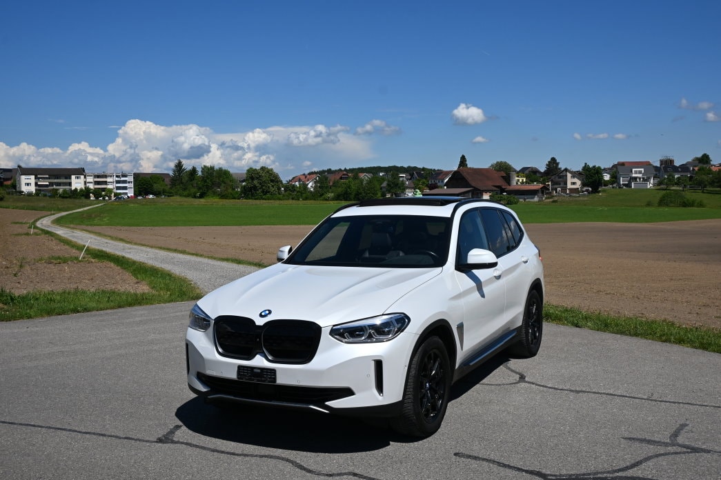 BMW iX3 Impressive-image-0