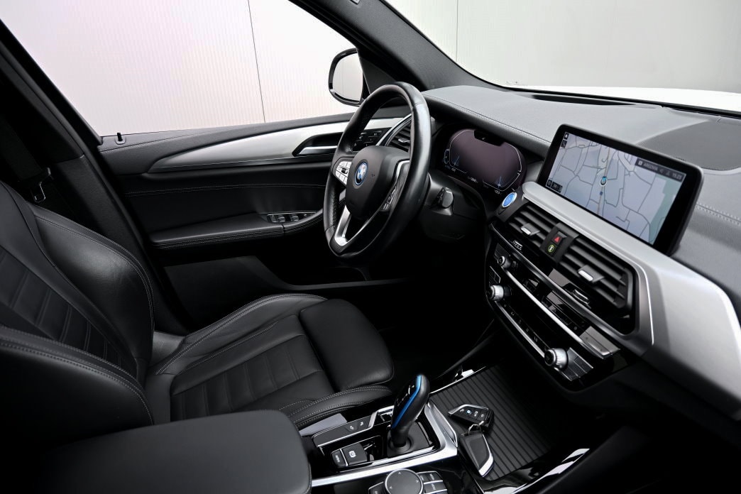BMW iX3 Impressive-image-6