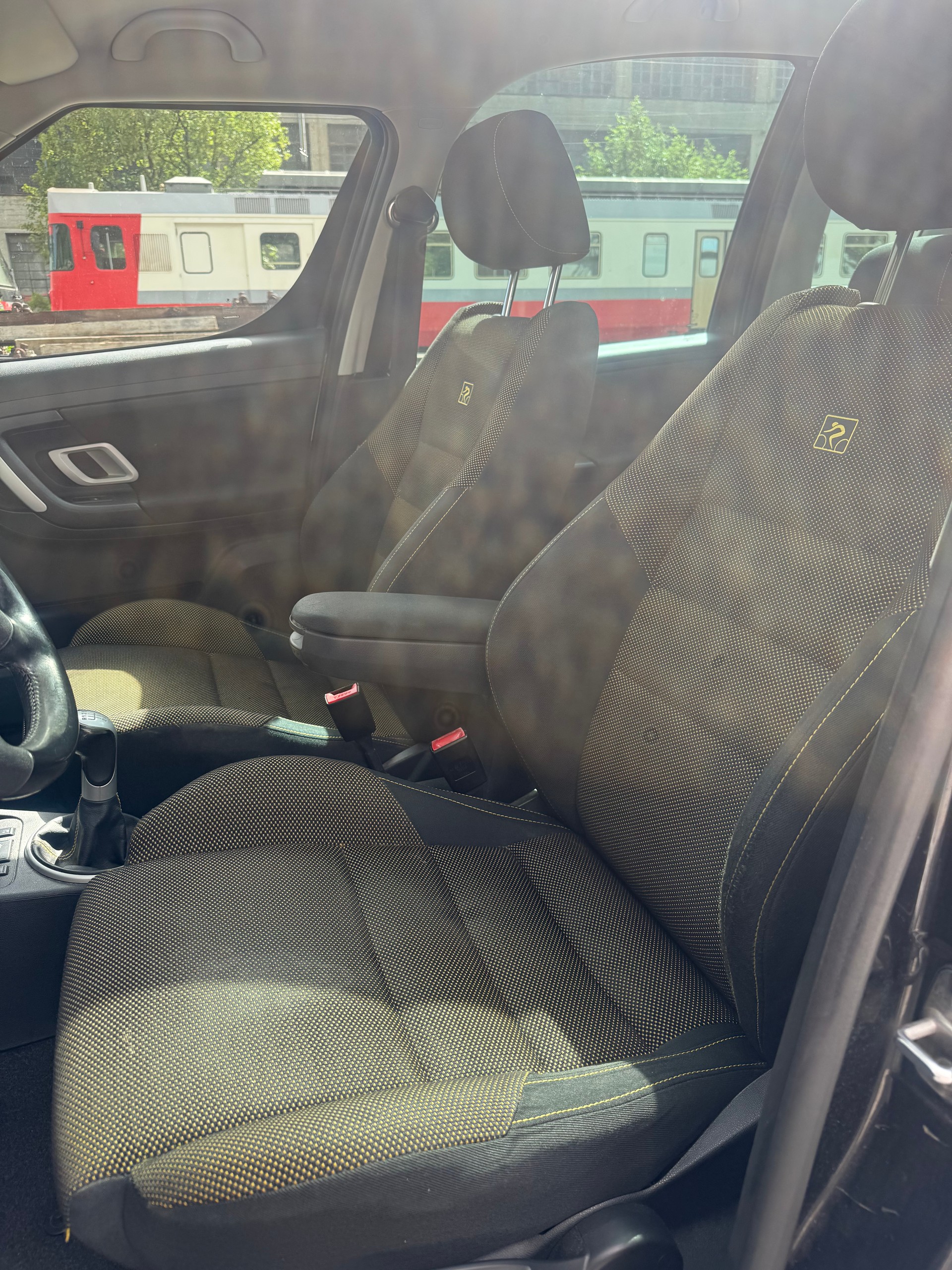 SKODA Roomster 1.9 TDI Style-image-5