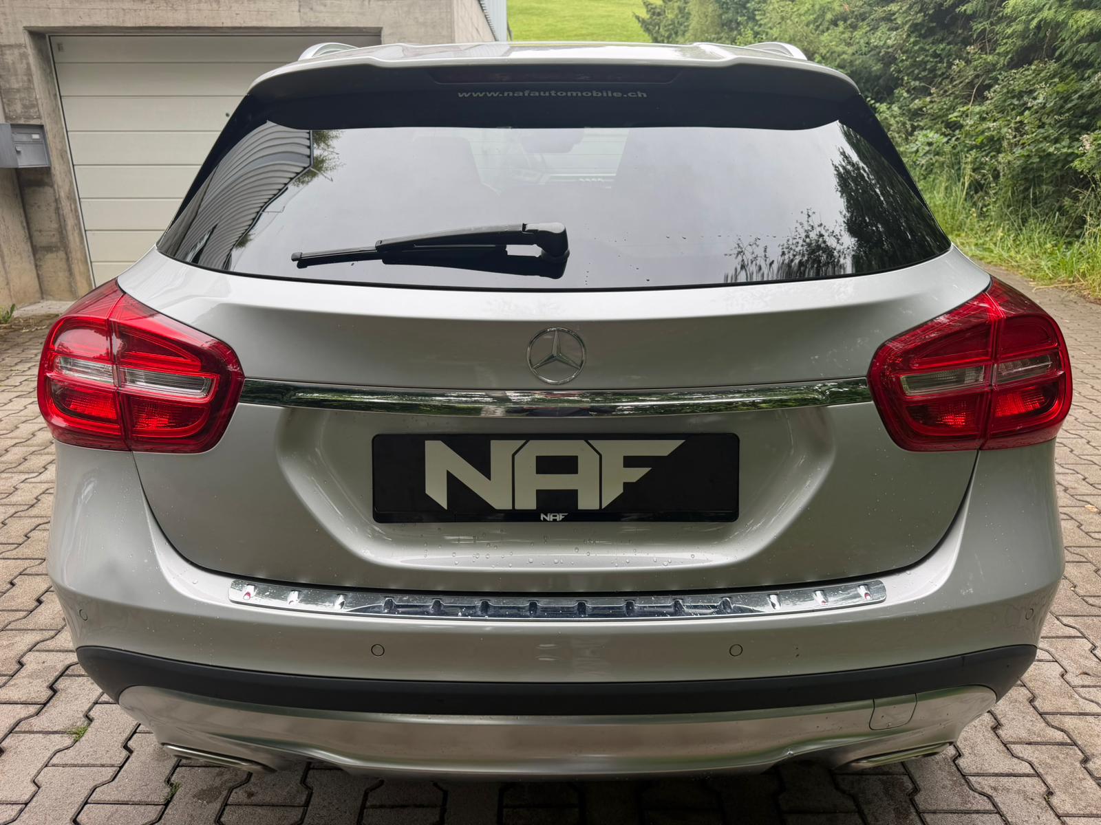 MERCEDES-BENZ GLA 220 d Urban 4Matic 7G-DCT-image-3