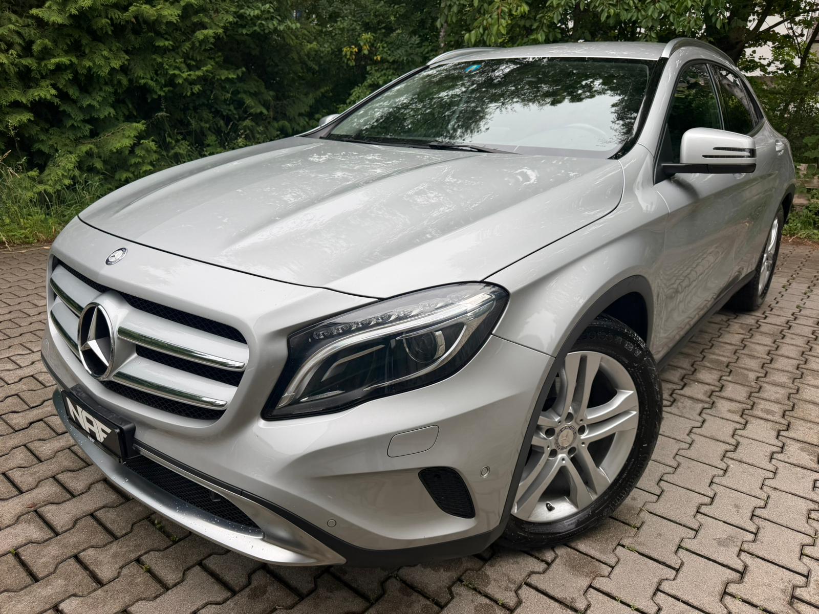 MERCEDES-BENZ GLA 220 d Urban 4Matic 7G-DCT-image-0