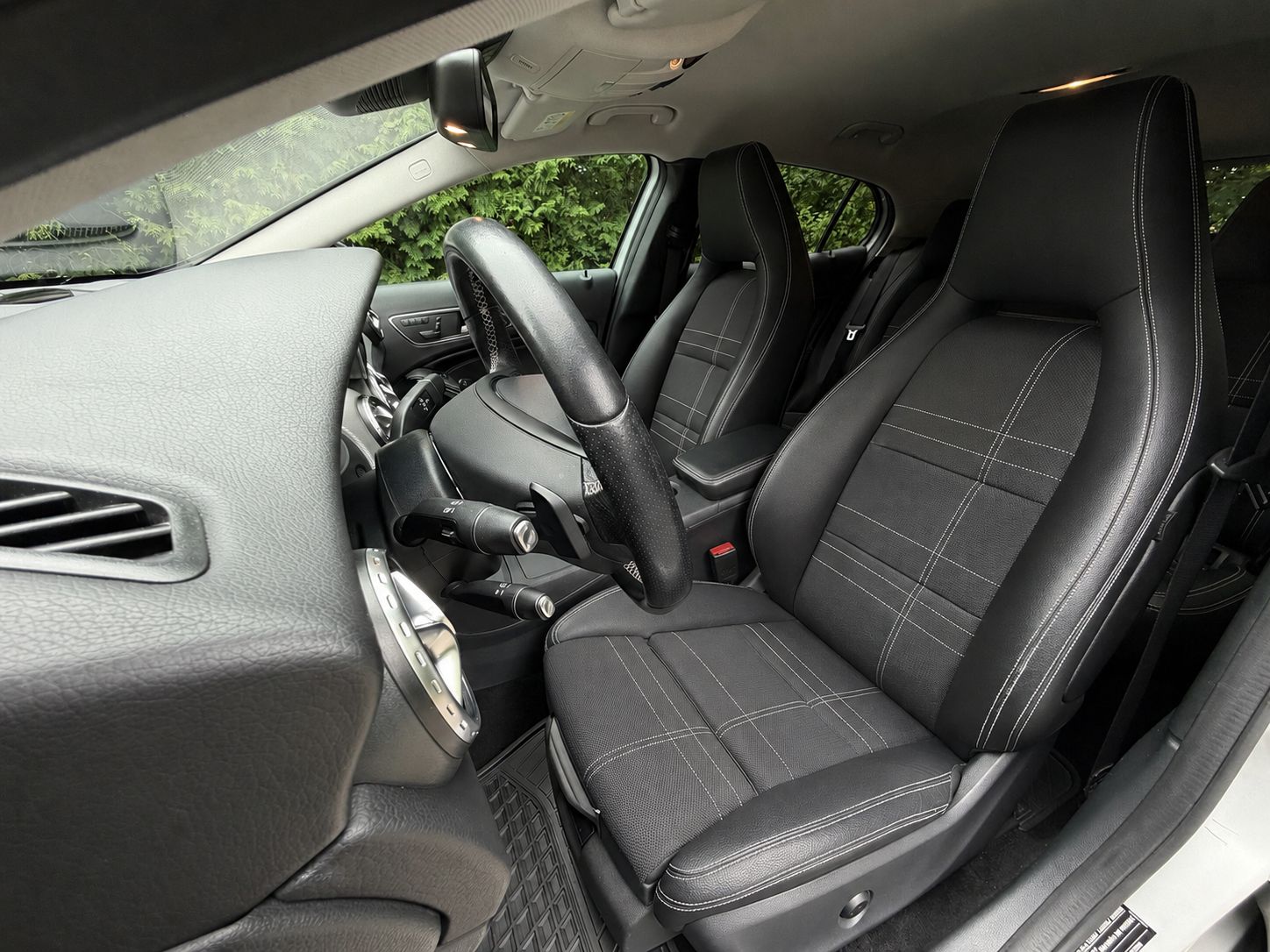 MERCEDES-BENZ GLA 220 d Urban 4Matic 7G-DCT-image-12