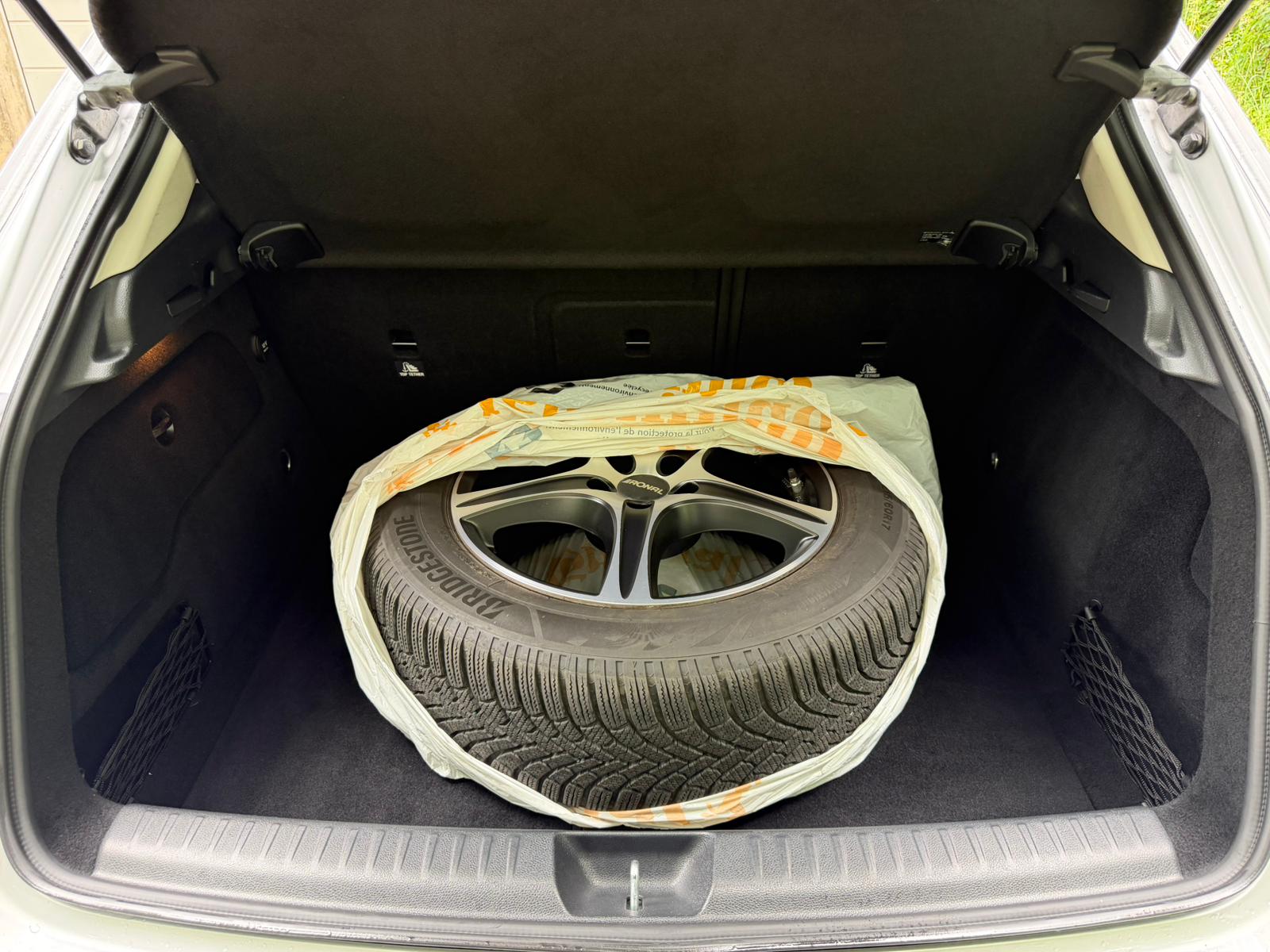 MERCEDES-BENZ GLA 220 d Urban 4Matic 7G-DCT-image-14