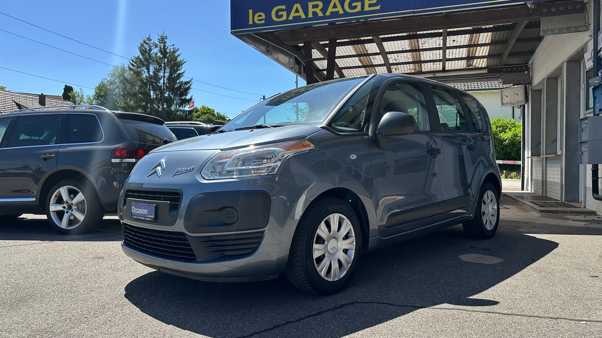 CITROEN C3 Picasso 1.4i 16V Attraction-image-1