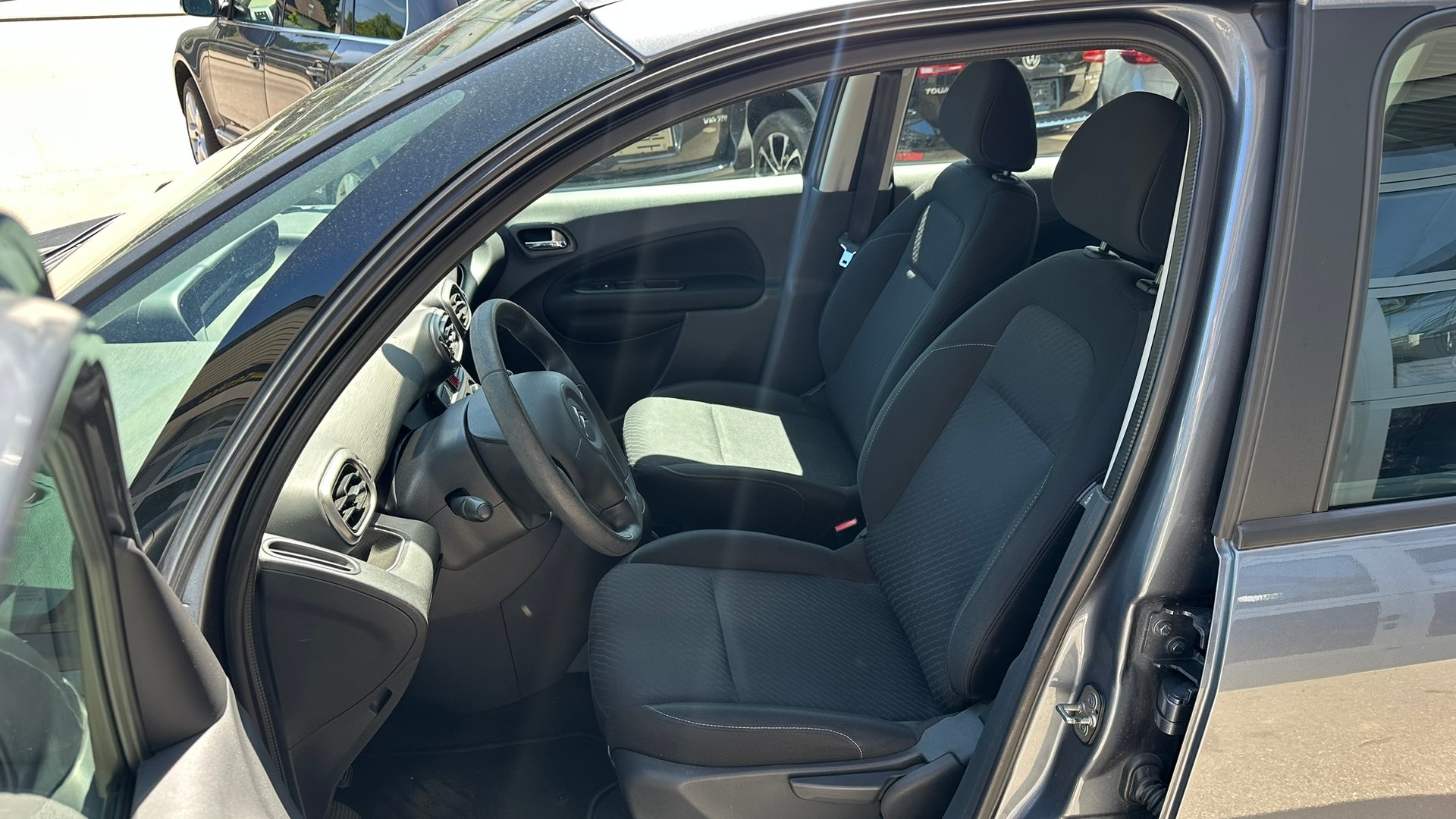 CITROEN C3 Picasso 1.4i 16V Attraction-image-6