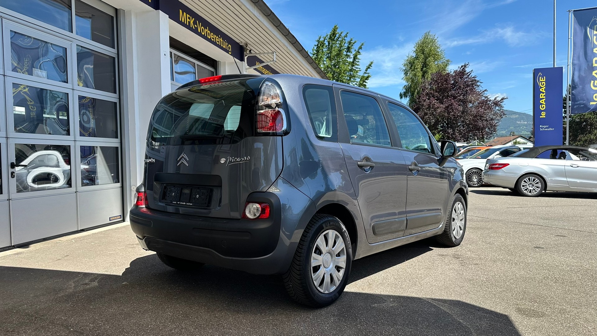 CITROEN C3 Picasso 1.4i 16V Attraction-image-3