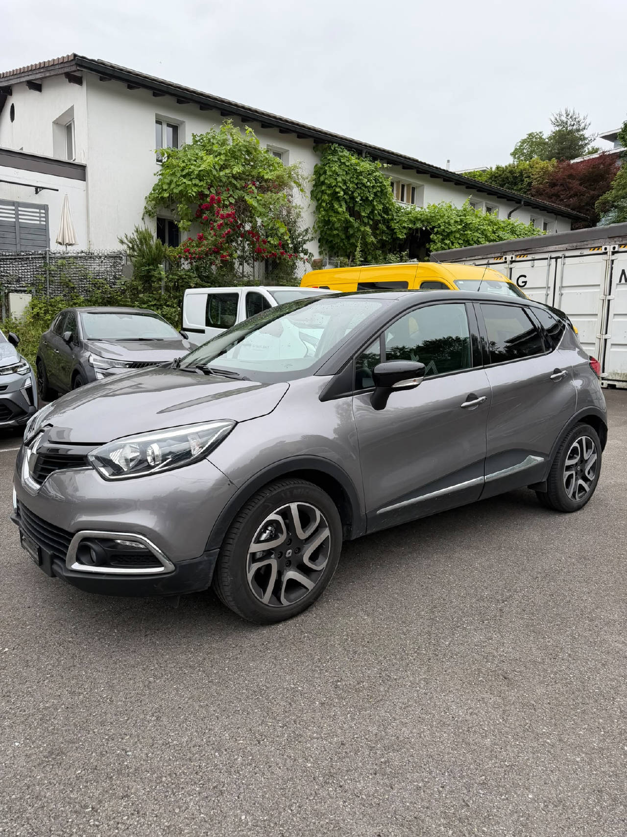 RENAULT Captur 1.2 TCe Dynamique EDC-image-0