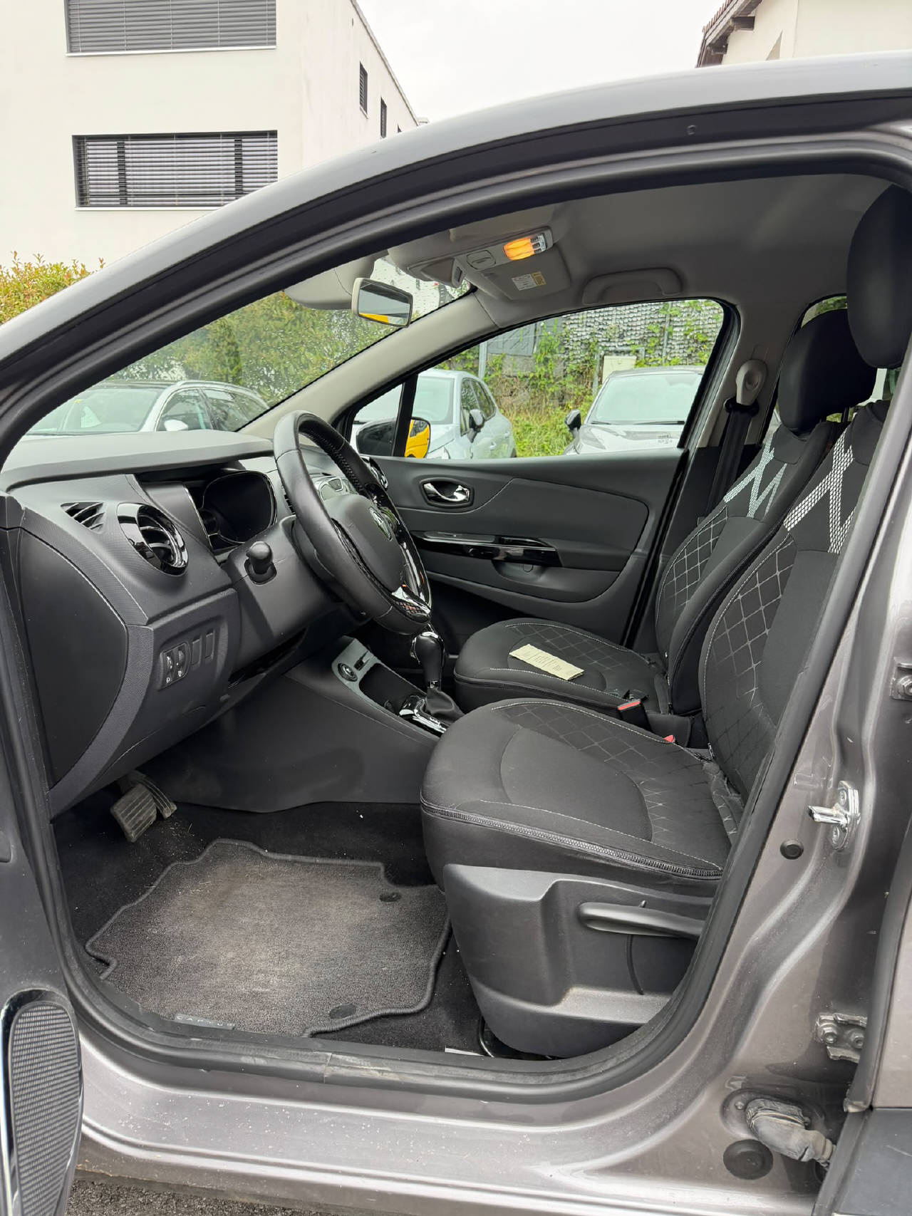 RENAULT Captur 1.2 TCe Dynamique EDC-image-7