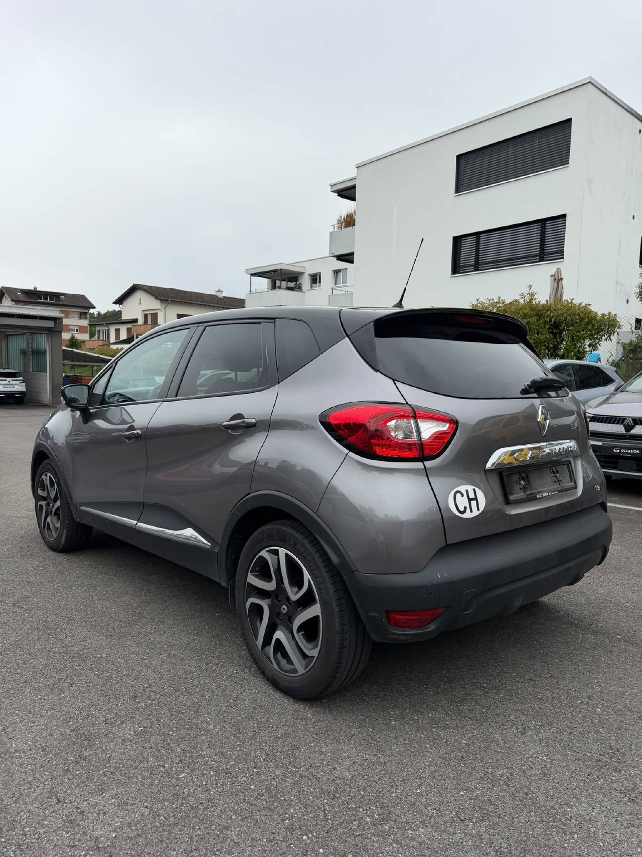 RENAULT Captur 1.2 TCe Dynamique EDC-image-4