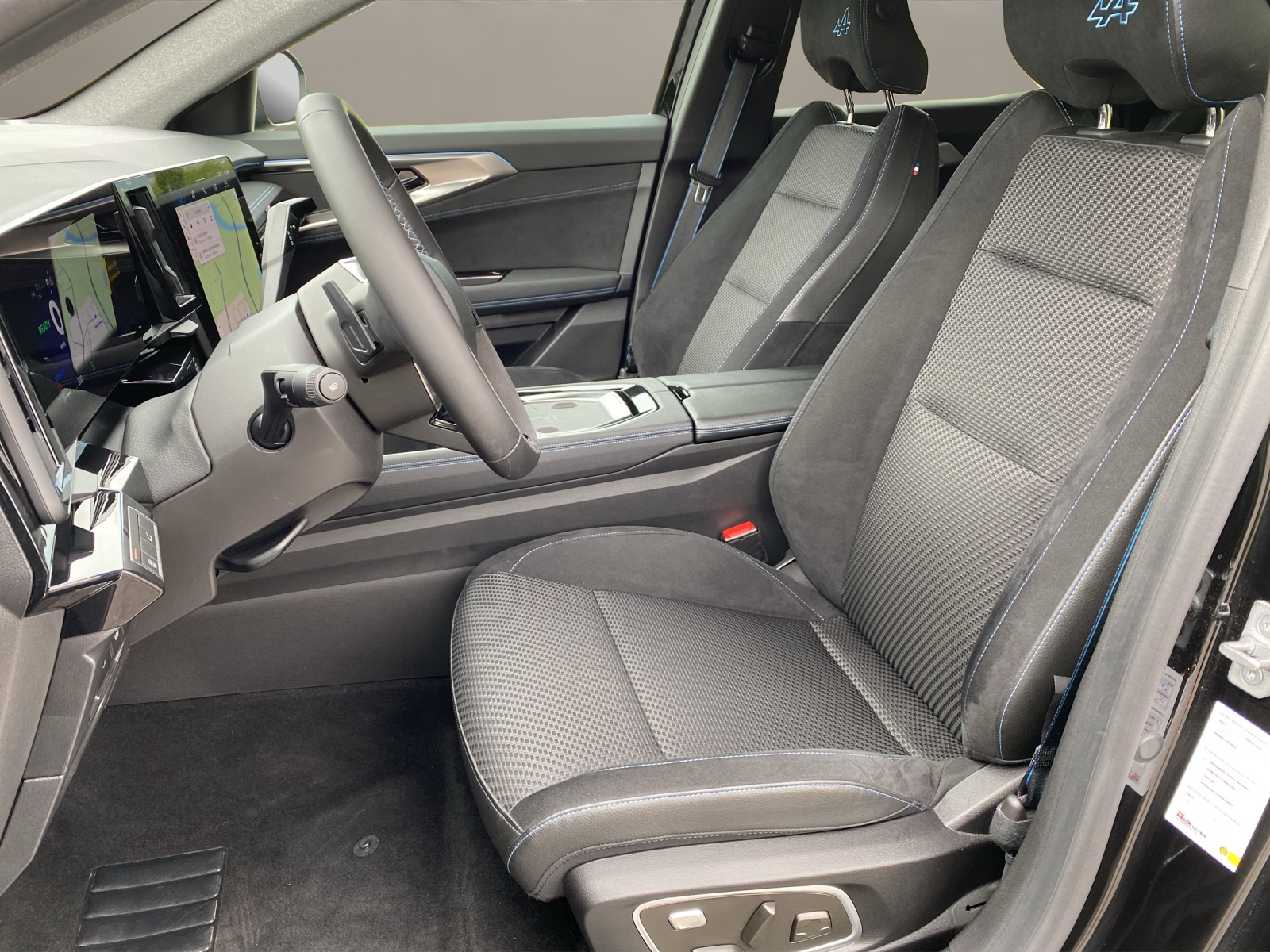 RENAULT Austral 1.2 HEV 200 Techno Esprit Alpine A-image-8