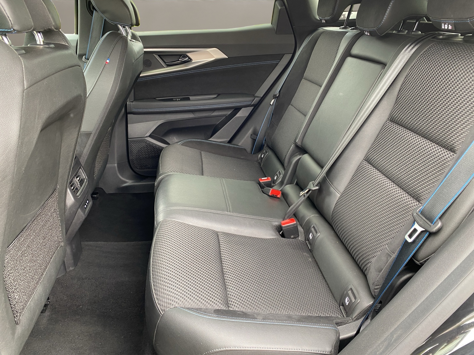 RENAULT Austral 1.2 HEV 200 Techno Esprit Alpine A-image-9