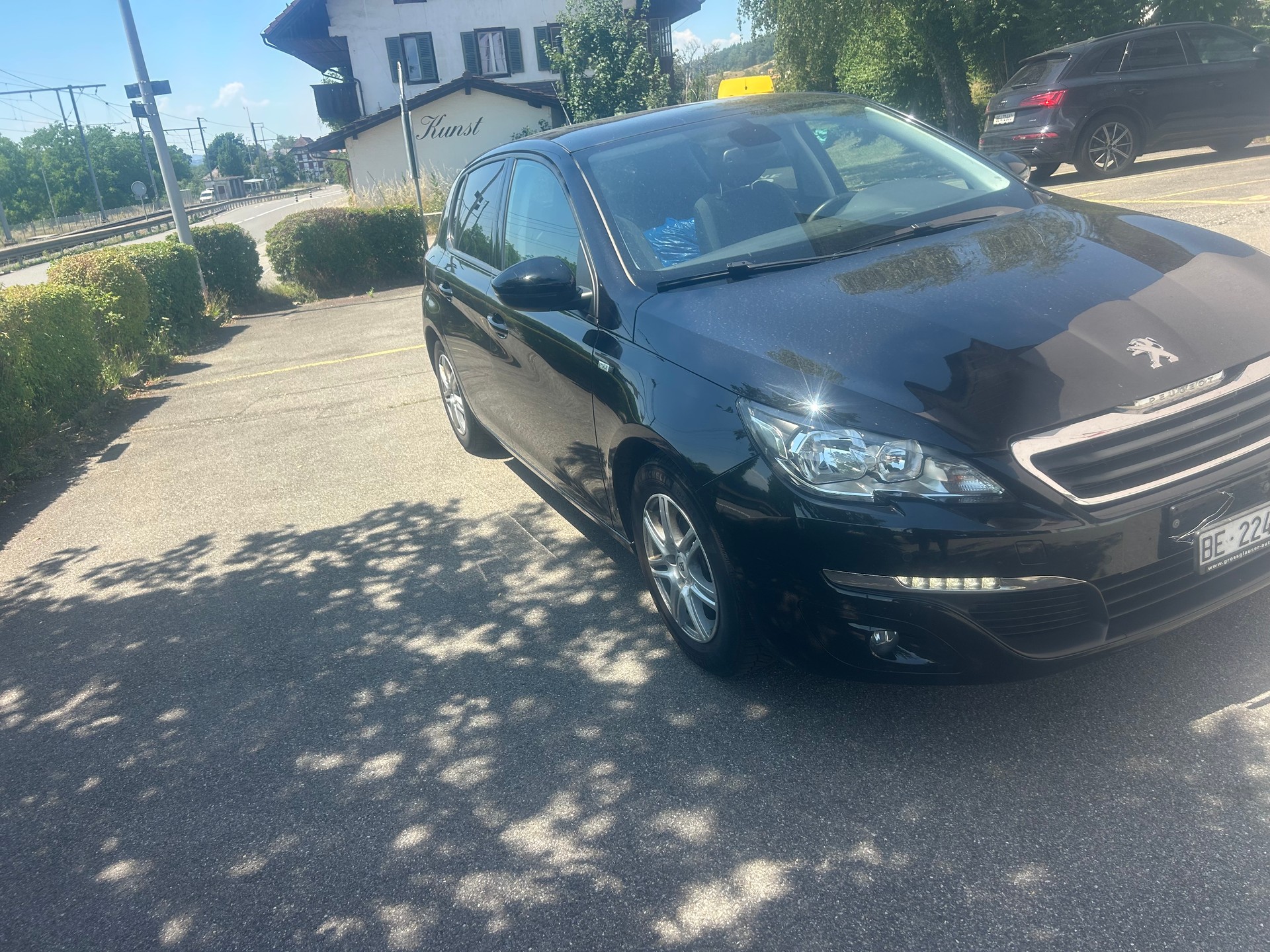 PEUGEOT 308 1.2 THP Féline Automatic-image-1