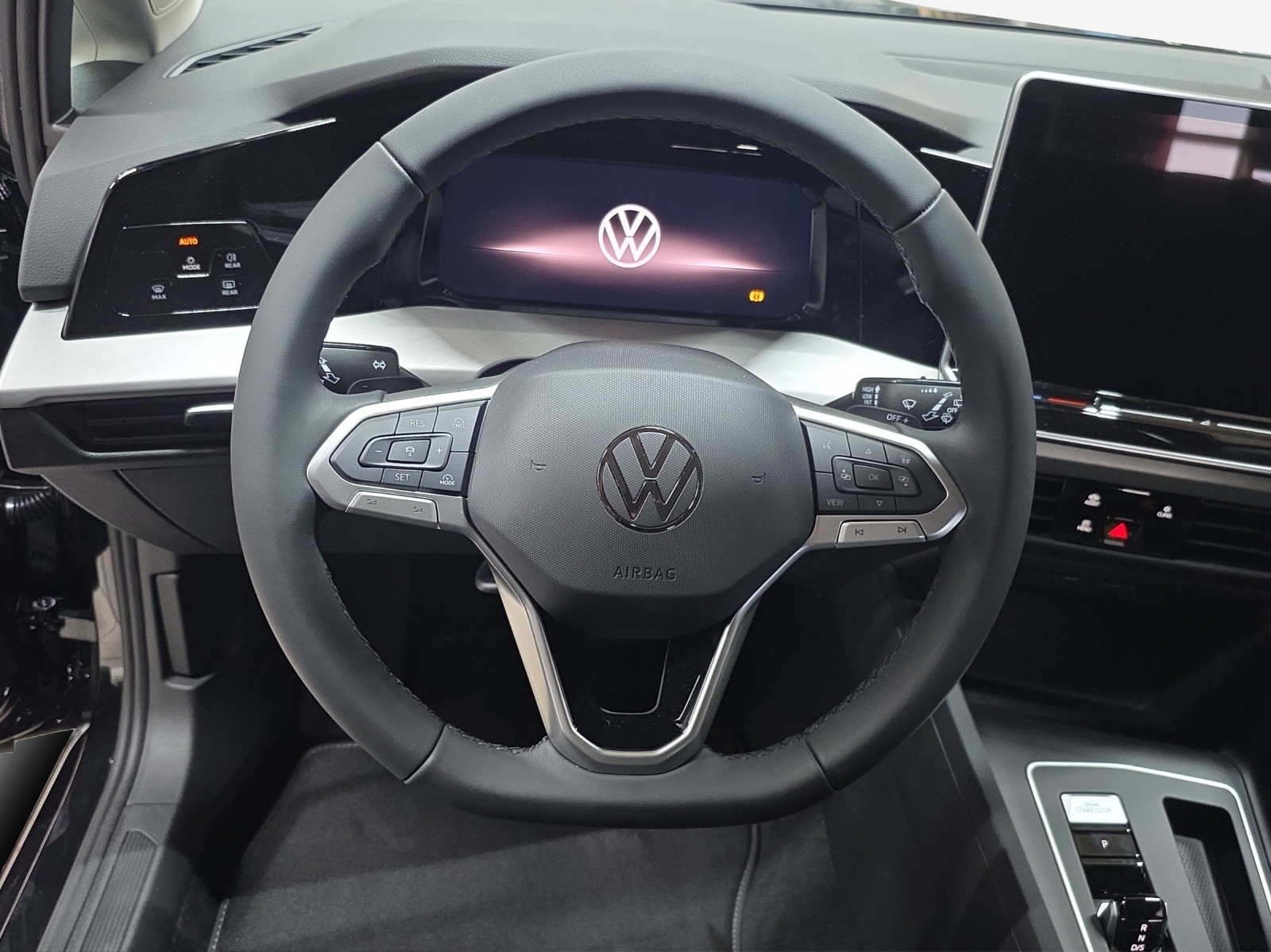 VW Golf 1.5 e TSI mHEV Value DSG-image-9