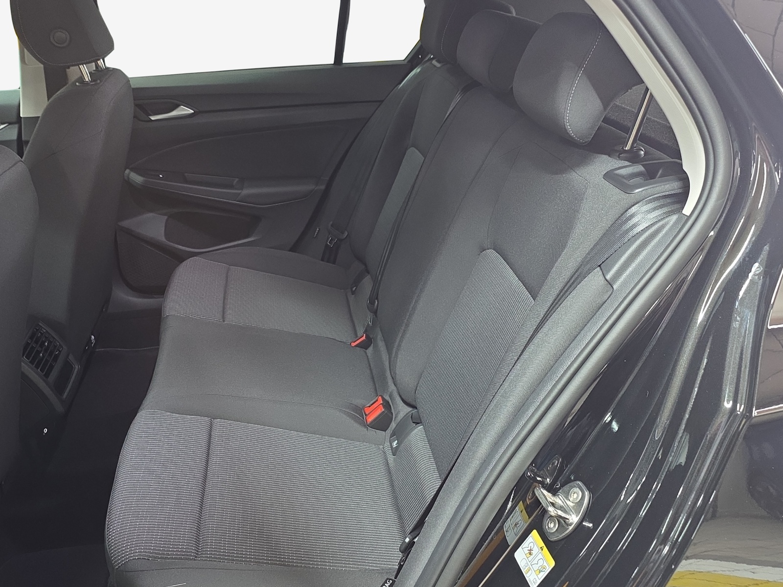 VW Golf 1.5 e TSI mHEV Value DSG-image-11
