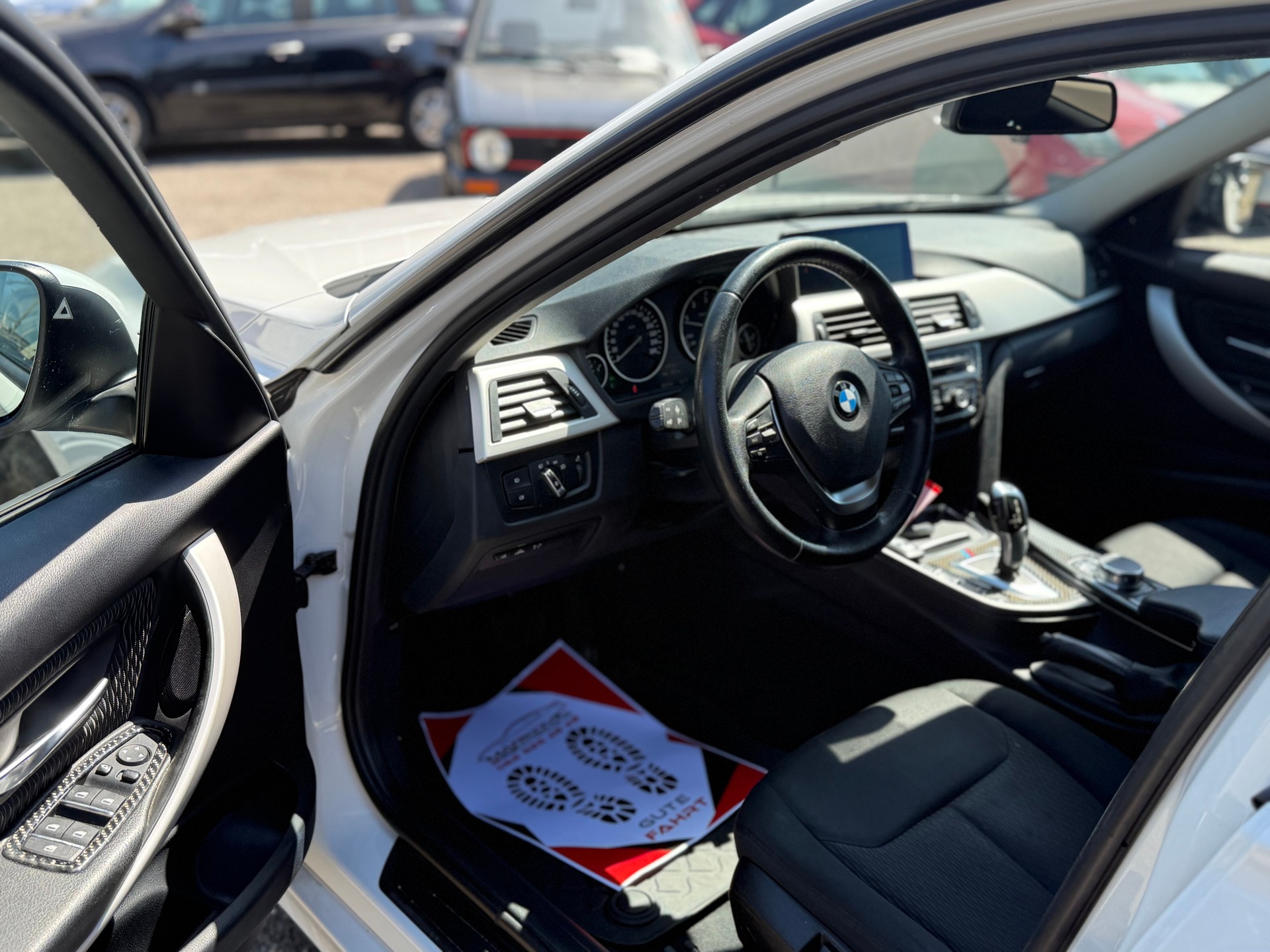 BMW 320d xDrive Touring Edition Sport Line Steptronic-image-7