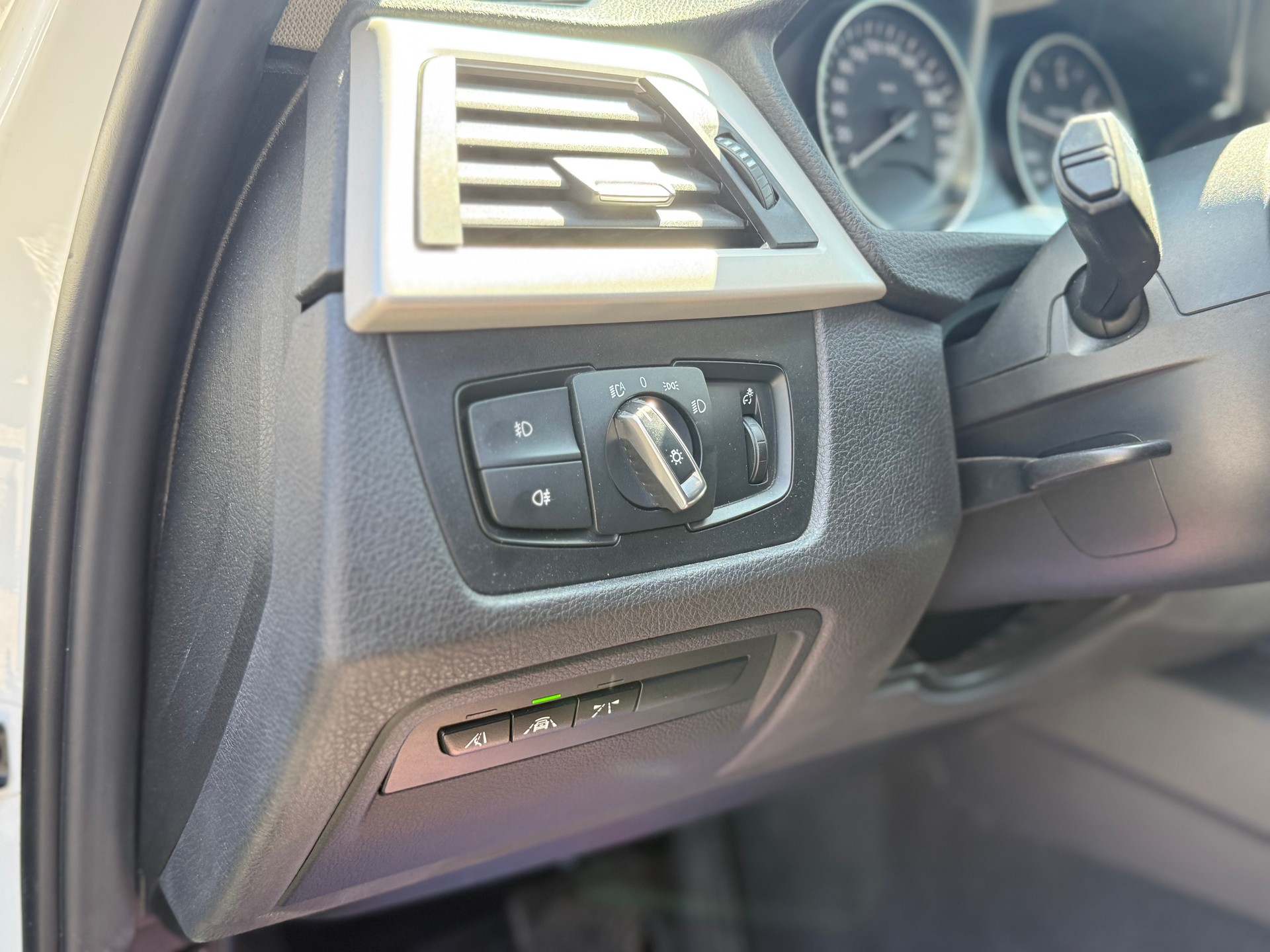 BMW 320d xDrive Touring Edition Sport Line Steptronic-image-8