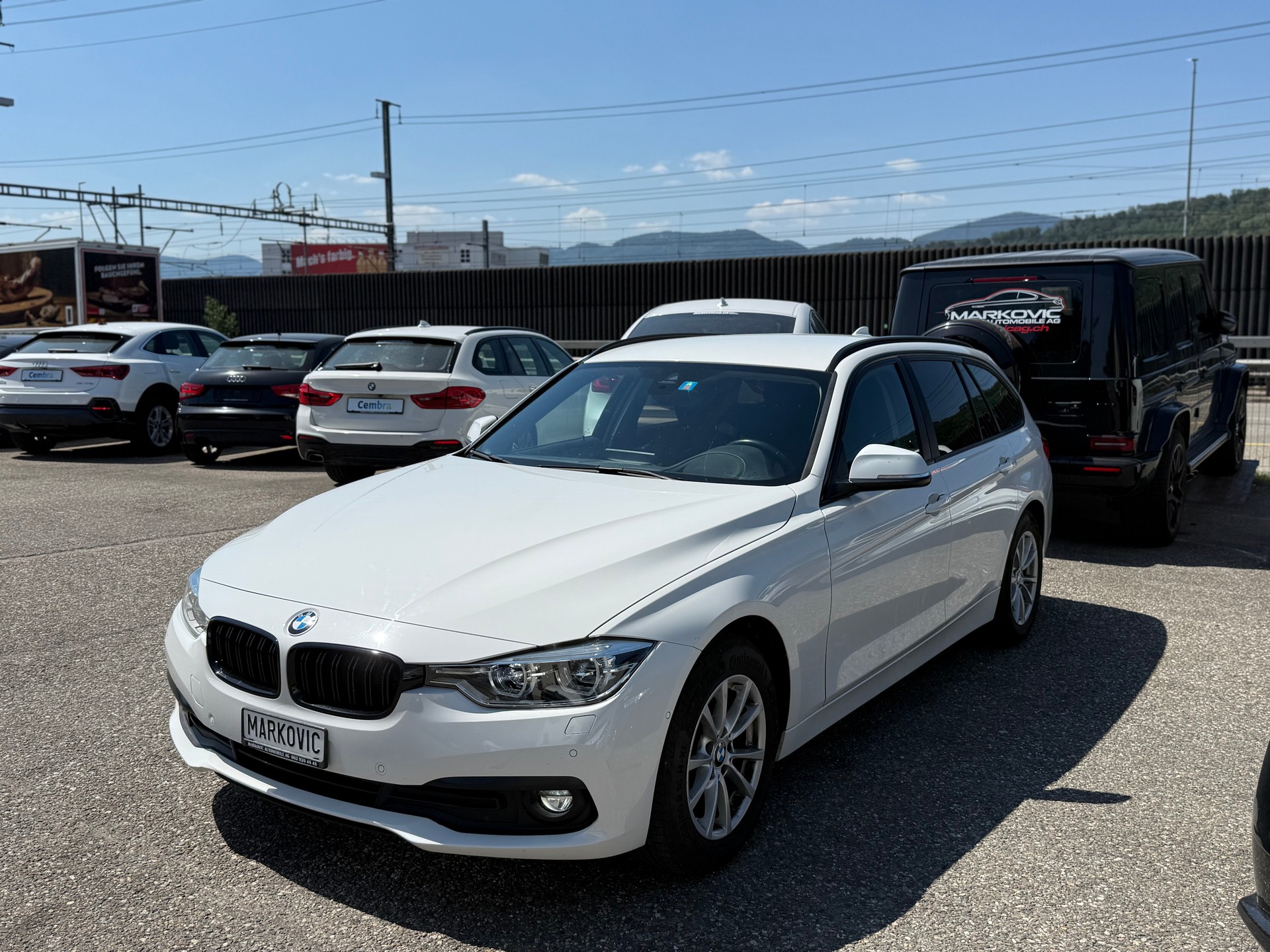 BMW 320d xDrive Touring Edition Sport Line Steptronic-image-3