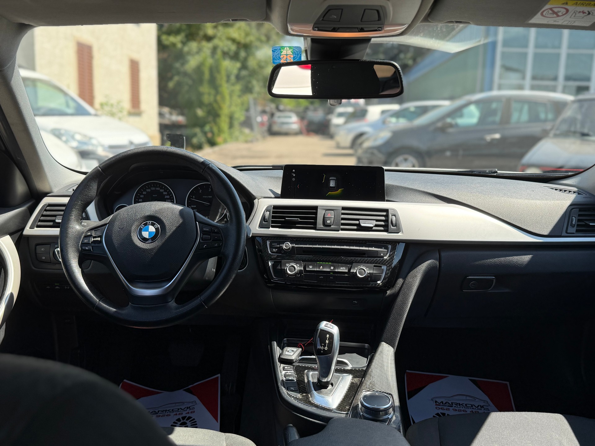 BMW 320d xDrive Touring Edition Sport Line Steptronic-image-6