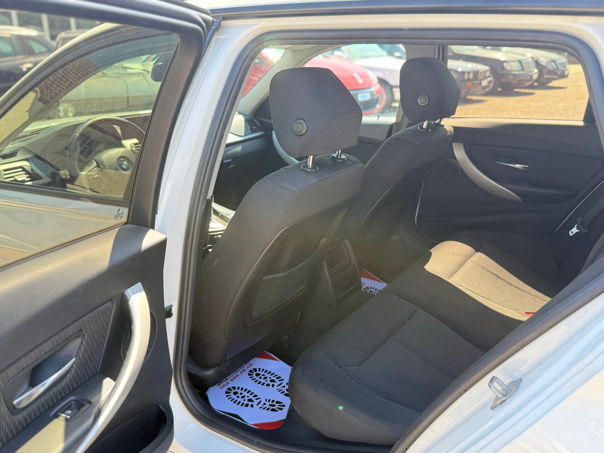 BMW 320d xDrive Touring Edition Sport Line Steptronic-image-5