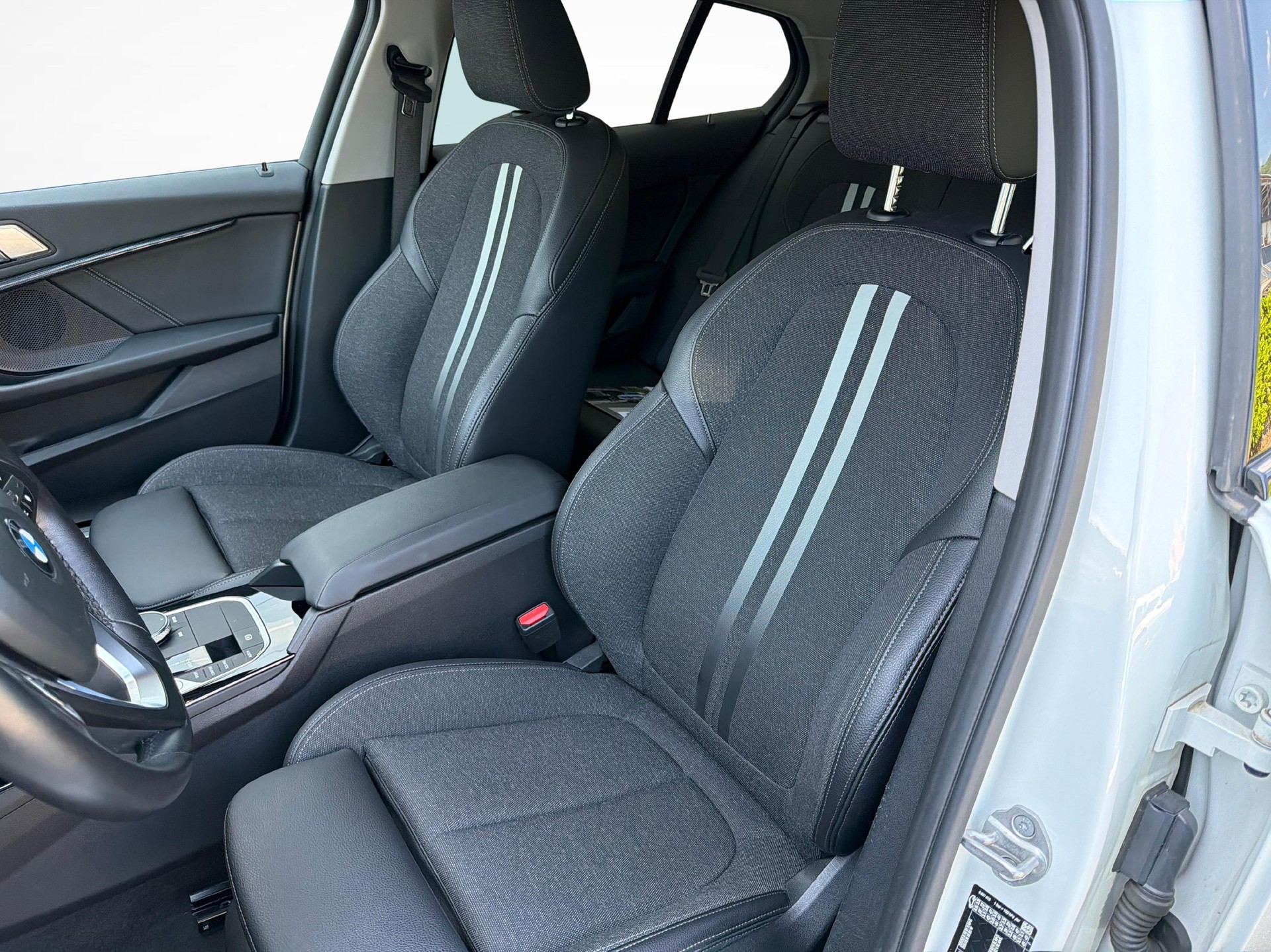 BMW 118i-image-11